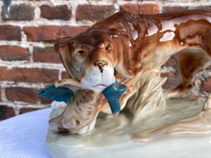 Chien de chasse en porcelaine  Royal Dux Bohemia