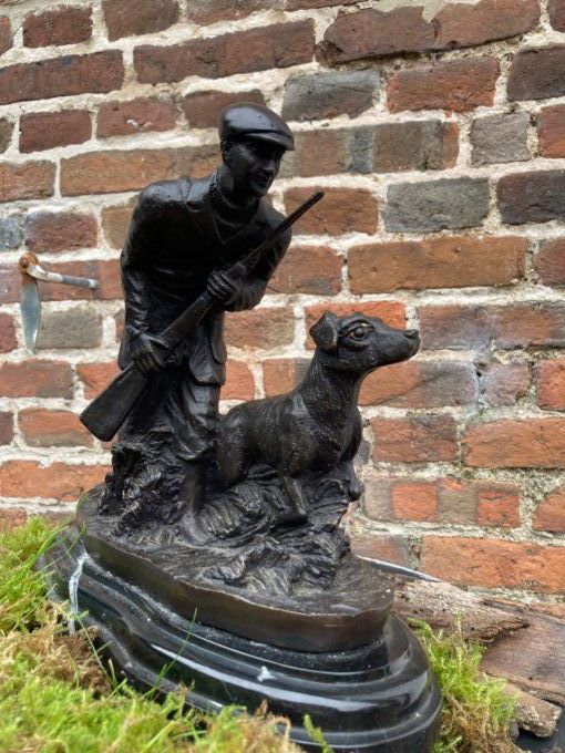 Bronze chasseur et son chien à l’affut