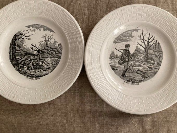 six assiettes St Amand les eaux. Thème de la chasse. VENDU 